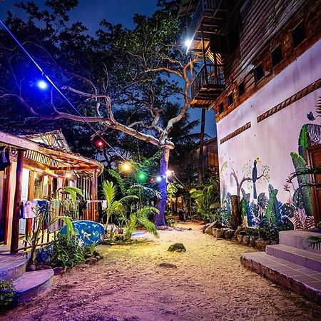 イージー タイガー バンガロー ロンサレム島 エクステリア 写真